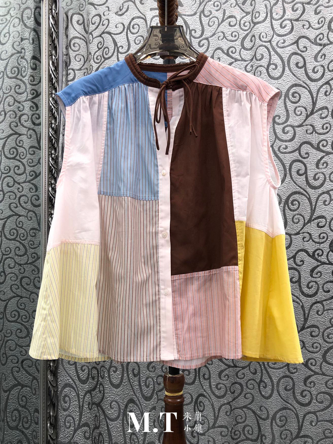 Street Fashion Of Milan - Loose Striped Color Block Sleeveless Open
